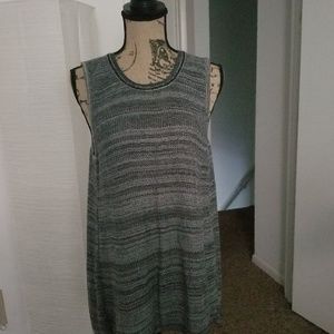 Vera Wang-Black/Gray Sleeveless Top